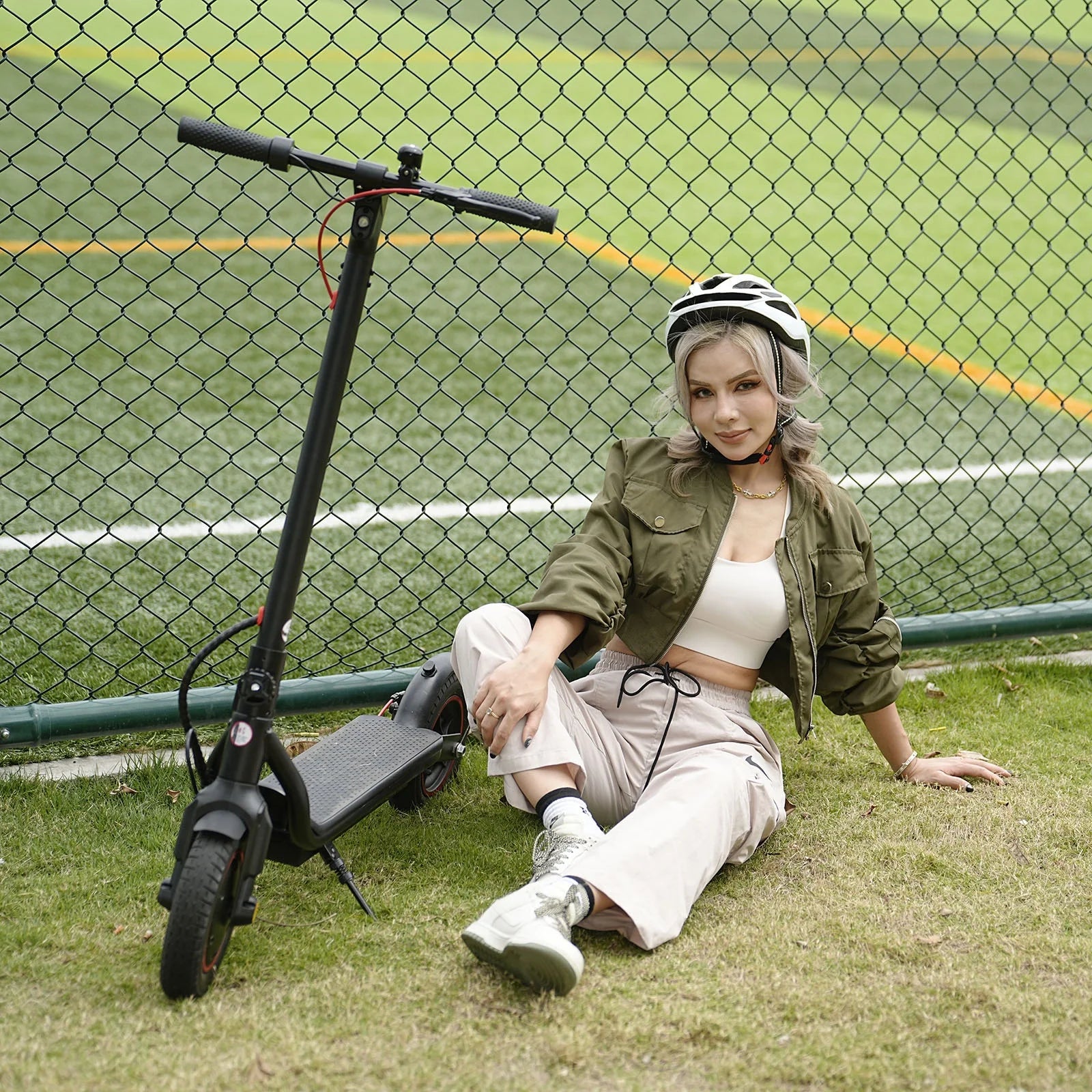 LF6 Electric Scooter with 500W Motor, 10” Tires, 22Mph & 23Miles Range, Folding Commuting E-Scooter for Adults with APP Control